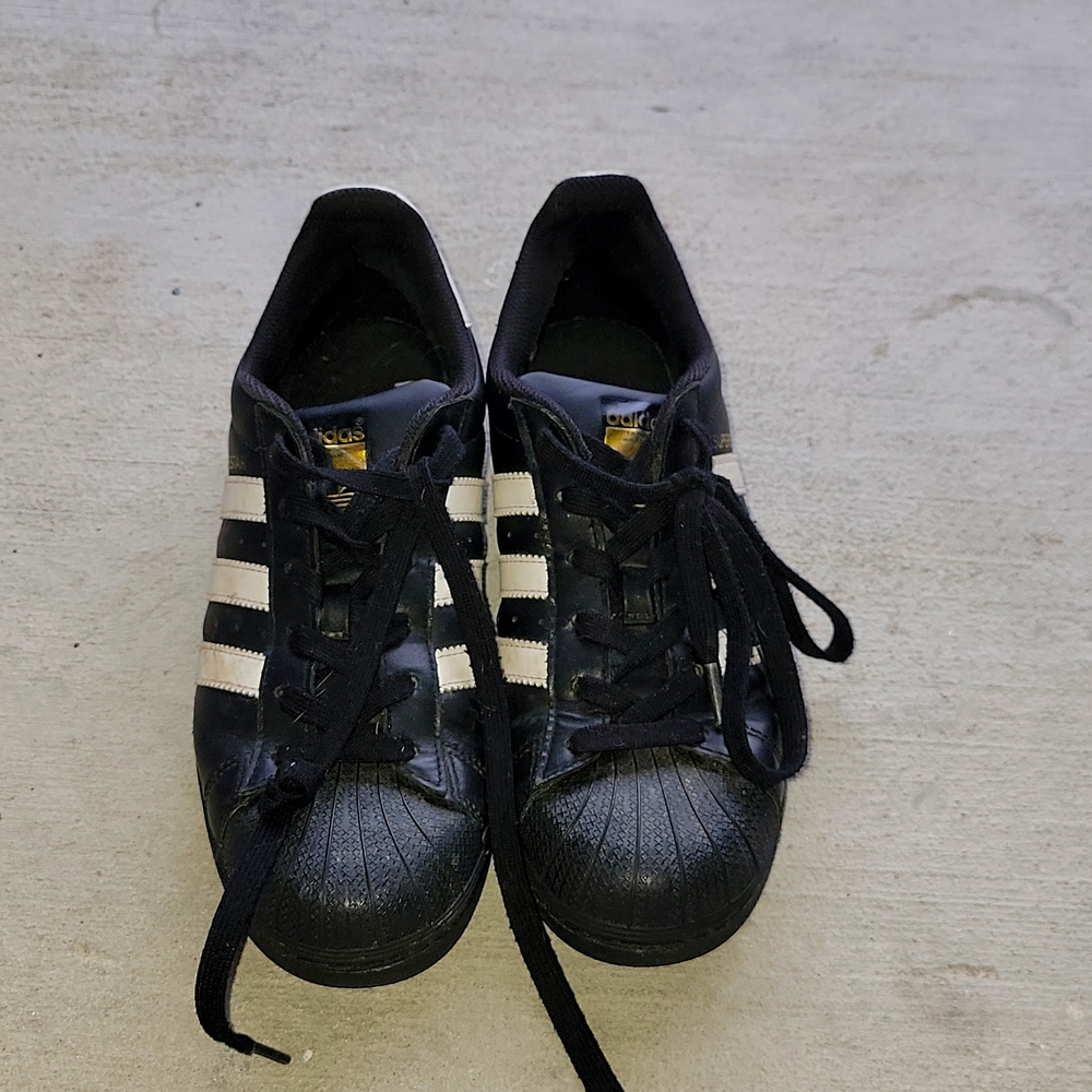 Adidas Sneakers